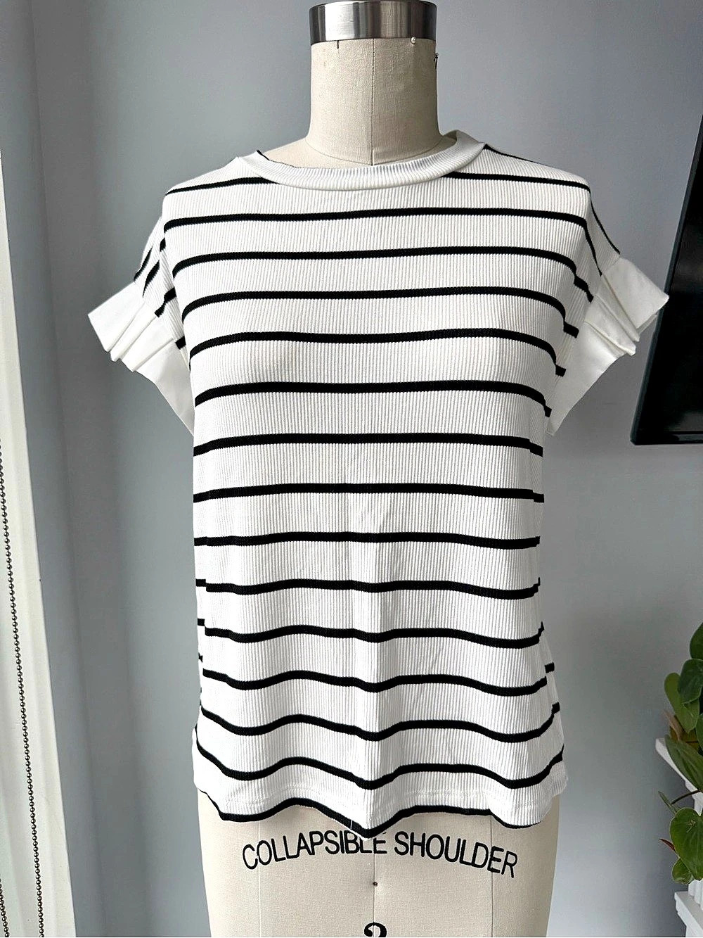 EMELIA Striped Short Sleeve Top in White & Black Size Small NWT